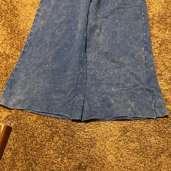 ZENANA. Outfitters Women’s Blue Joggers. Size M. COMFY!  Has Pockets. EUC - Picture 2 of 6